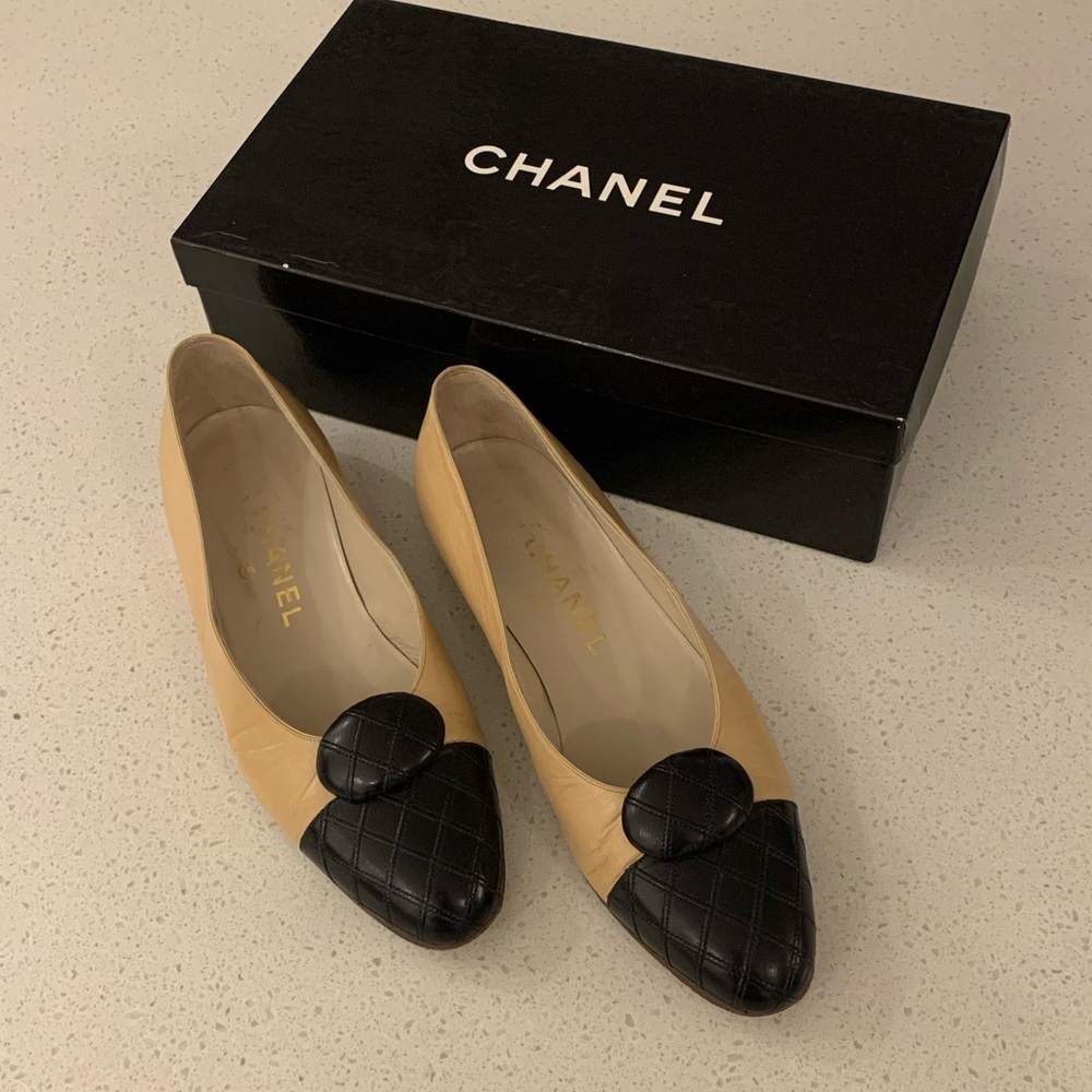 Chanel capped toe flats Size 37 Black and Beige Leather